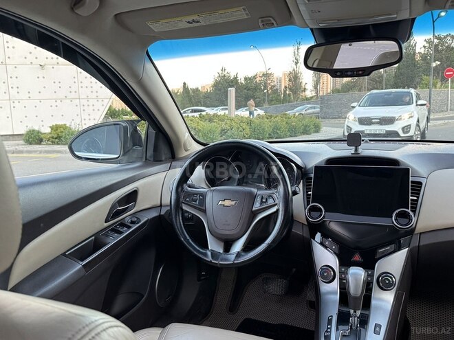 Chevrolet Cruze-12