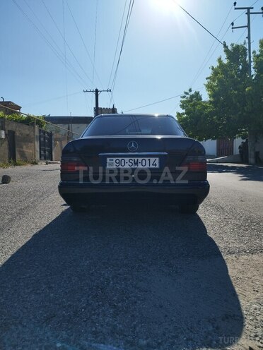 Mercedes E 200-2