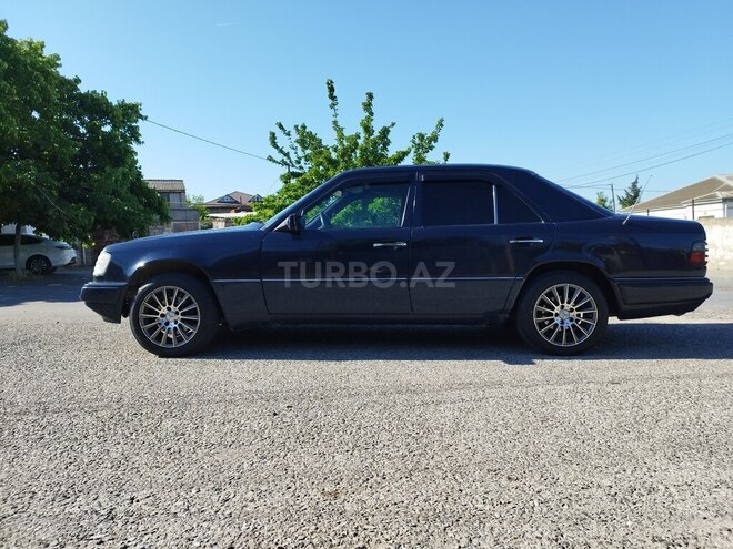 Mercedes E 200-3