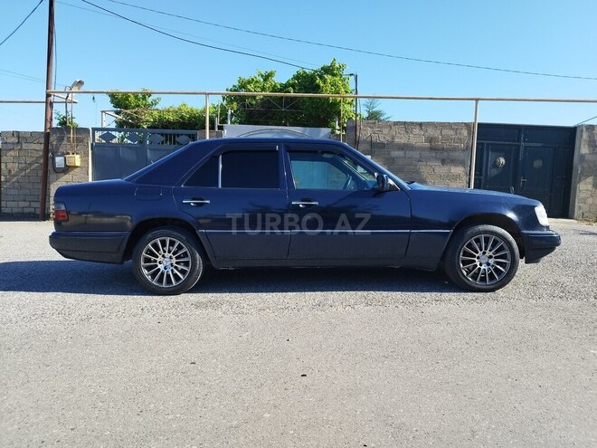 Mercedes E 200-4