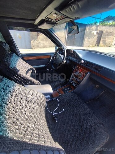 Mercedes E 200-8