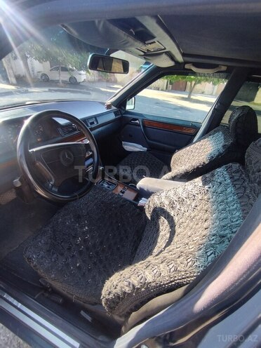 Mercedes E 200-9