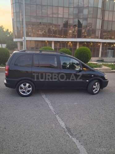 Opel Zafira-4
