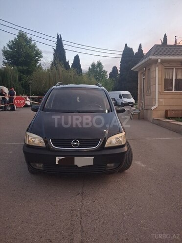 Opel Zafira-1