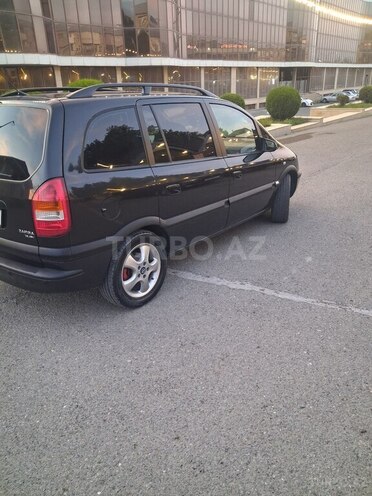 Opel Zafira-5