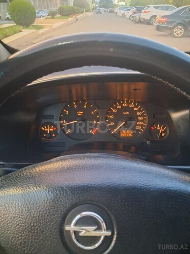 Opel Zafira-9