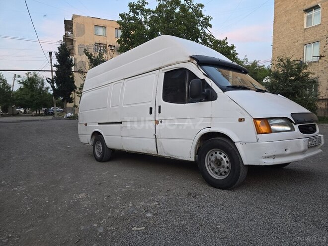 Ford Transit-2