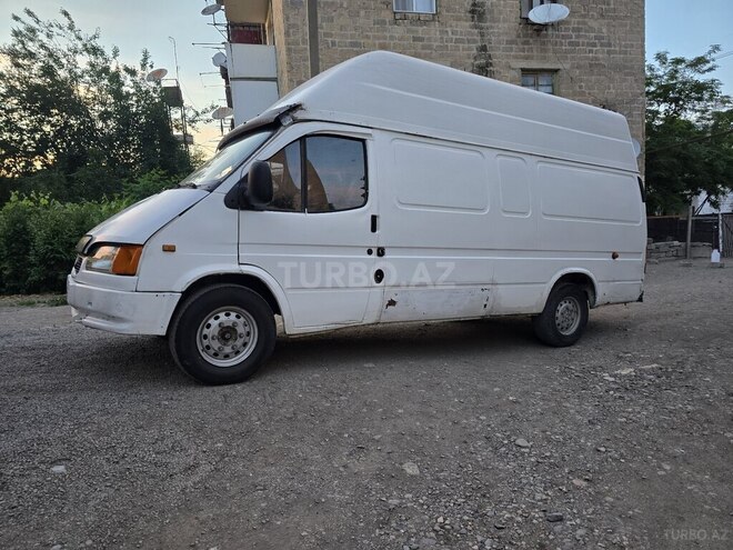 Ford Transit-4