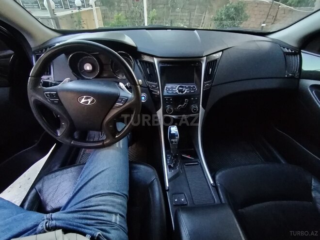 Hyundai Sonata-5