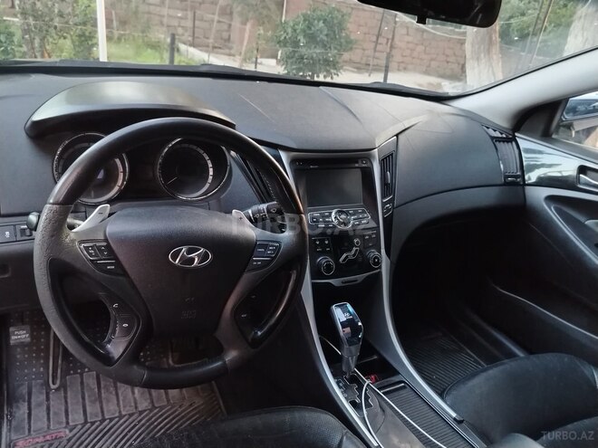 Hyundai Sonata-4
