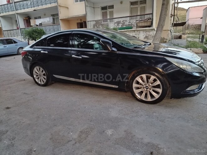 Hyundai Sonata-2