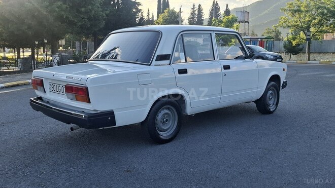 LADA (VAZ) 2107-2
