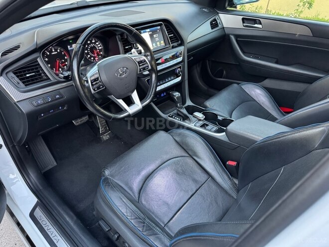 Hyundai Sonata-22