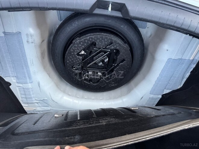 Hyundai Sonata-32