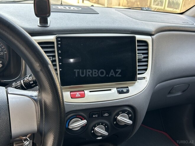 Kia Rio-11