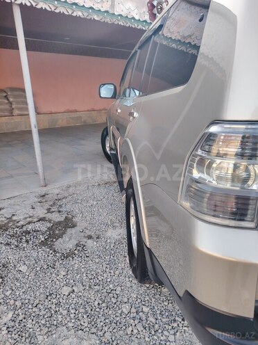 Mitsubishi Pajero-3