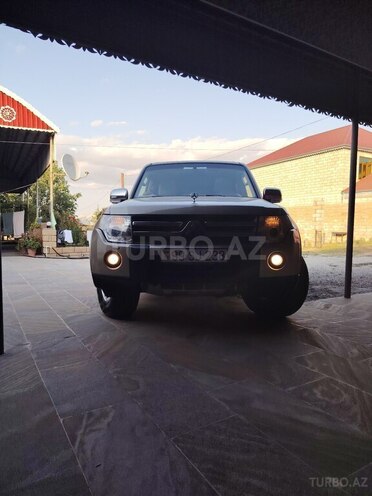 Mitsubishi Pajero-1