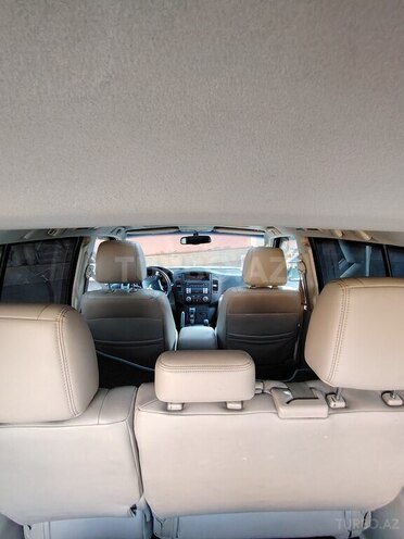 Mitsubishi Pajero-8