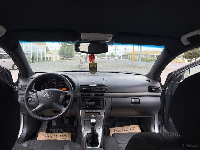Toyota Avensis-8