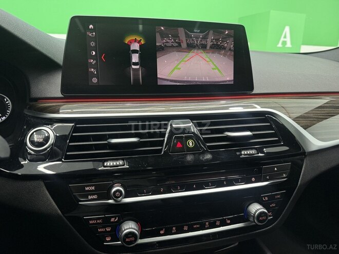 BMW 530e-16