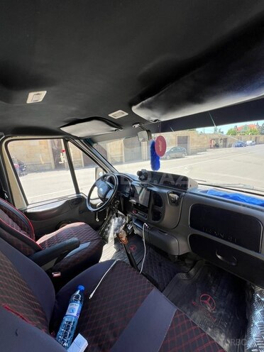 Ford Transit-11