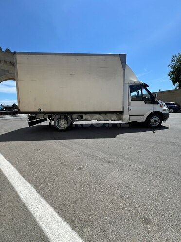 Ford Transit-4