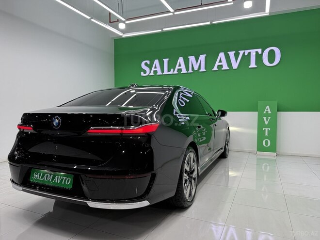 BMW i7-5