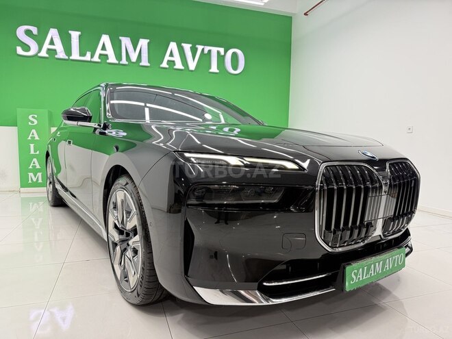 BMW i7-1