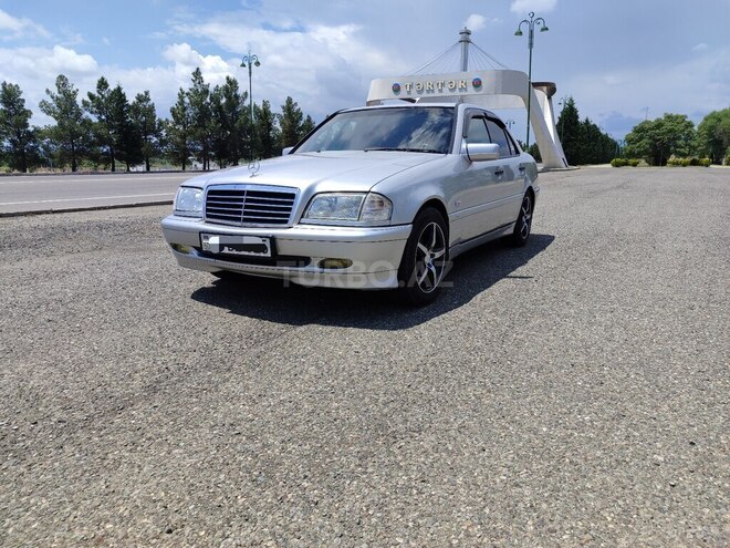 Mercedes C 240-3