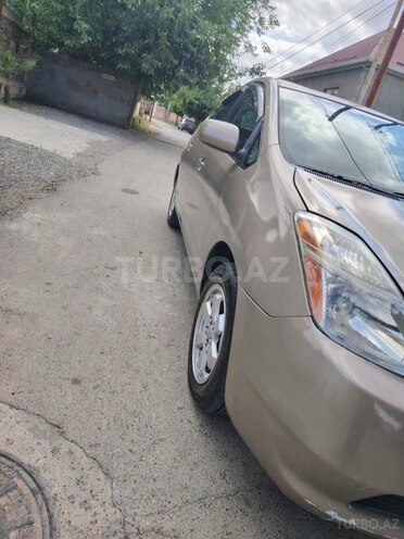 Toyota Prius-5