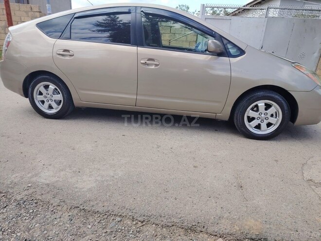 Toyota Prius-7