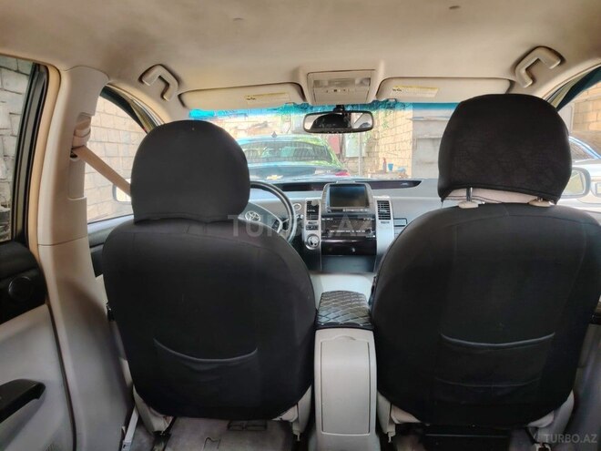 Toyota Prius-18