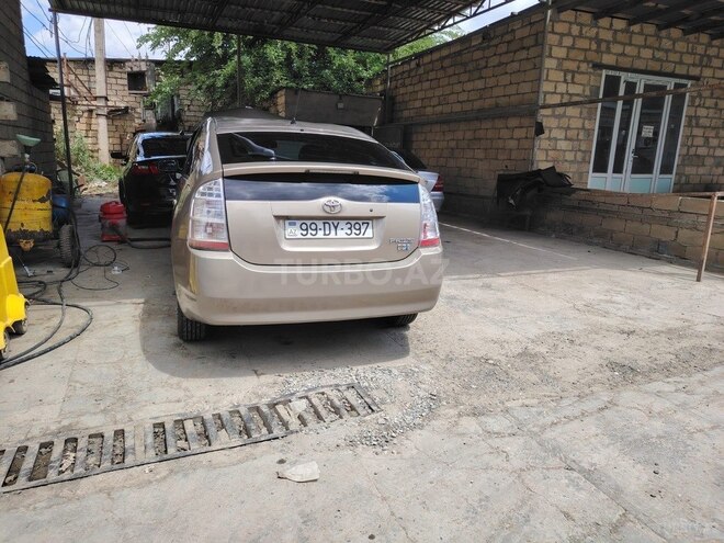 Toyota Prius-11