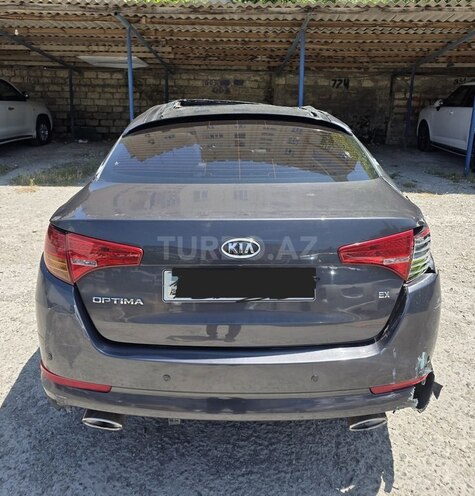 Kia Optima-4