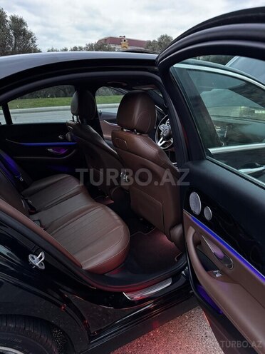 Mercedes E 300-9
