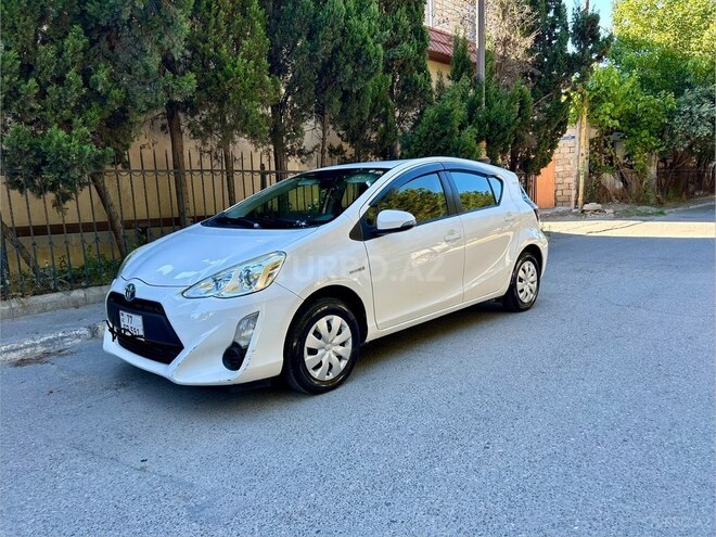 Toyota Aqua-3