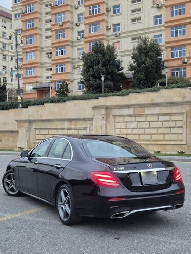 Mercedes E 300-13