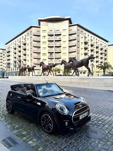 Mini Cabrio-1