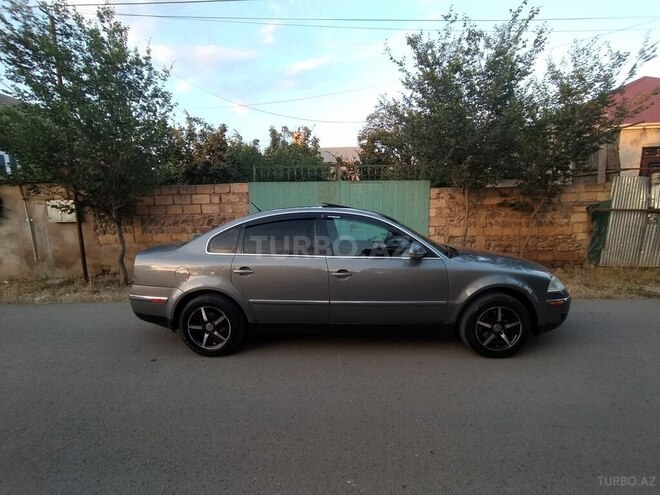 Volkswagen Passat-2