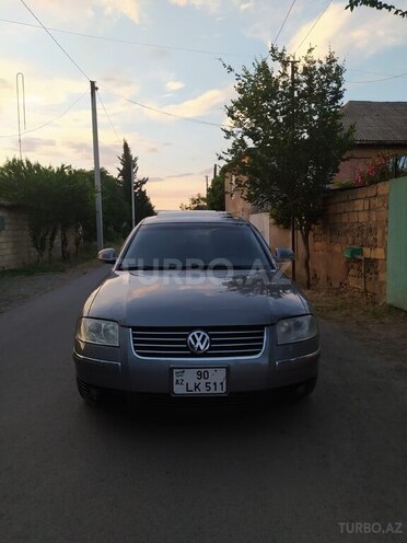 Volkswagen Passat-1