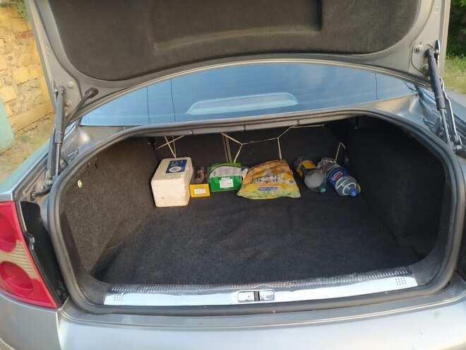 Volkswagen Passat-5