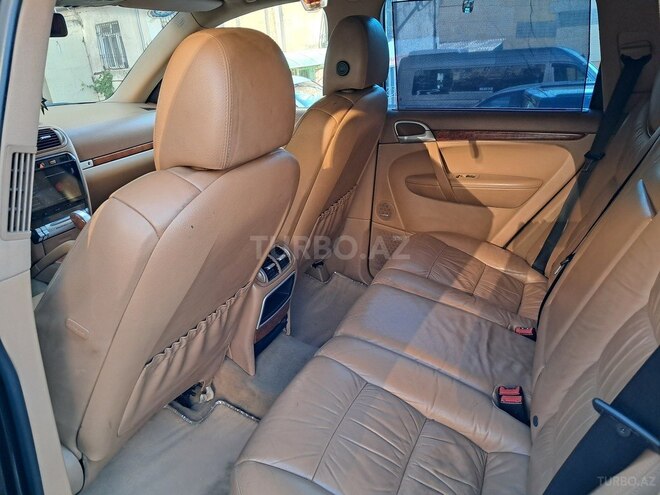 Porsche Cayenne S-8