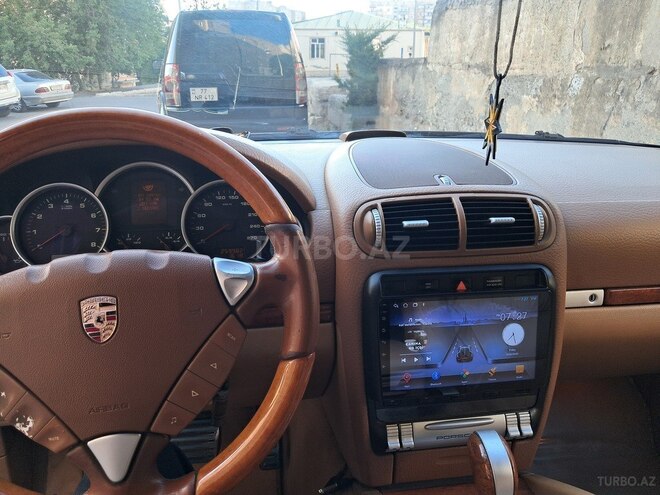 Porsche Cayenne S-9