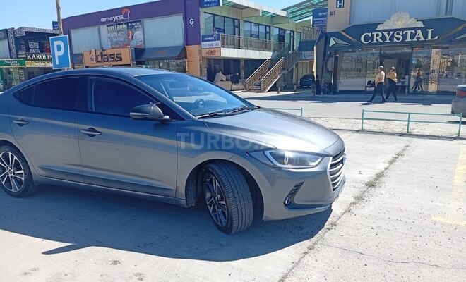 Hyundai Elantra-3