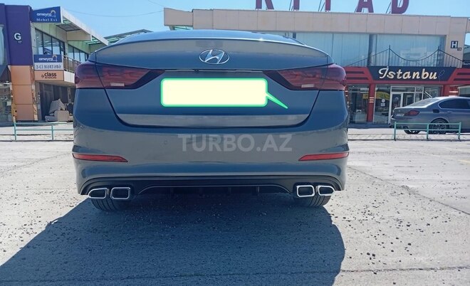 Hyundai Elantra-2