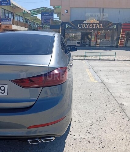Hyundai Elantra-17