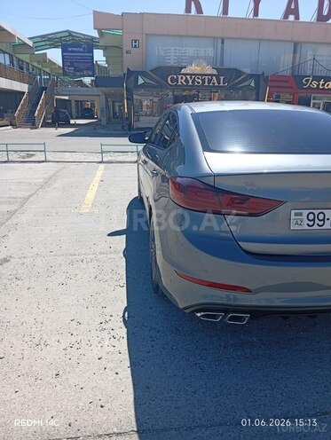 Hyundai Elantra-5