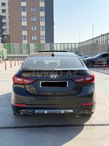 Hyundai Elantra-6