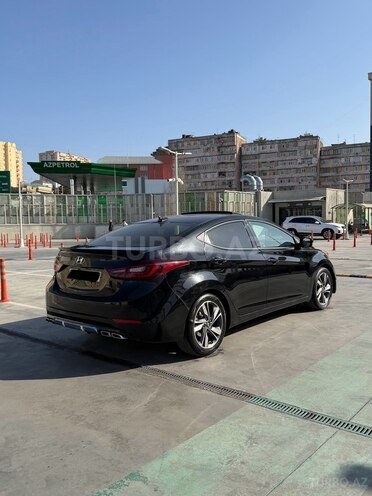 Hyundai Elantra-4