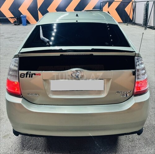Toyota Prius-4